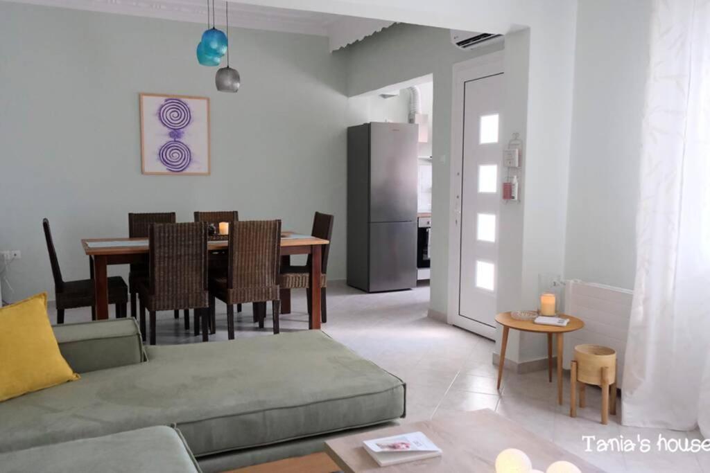 شقة Néa Péramos  في Tania'S House Nikis 75, 64007 Peramos المظهر الخارجي الصورة
